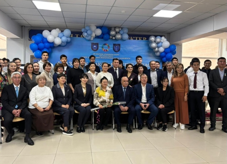 1 қазан – Қазақстан Республикасы Жоғары білім қызметкерлері күні